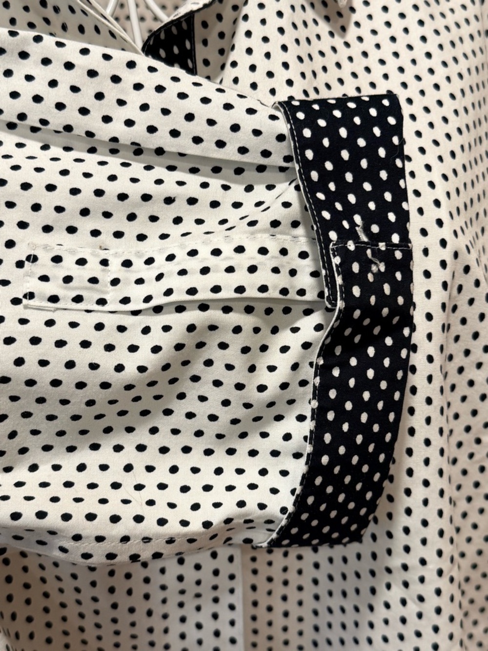Chico's Polka Dot Spring Blouse White Black 3/4 Sleeve No-Iron Size 1 (US 8/10) - Picture 5 of 8